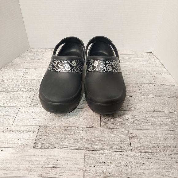 CROCS mercy work clog black silver slip resistant women's size 11 - Picture 2 of 6